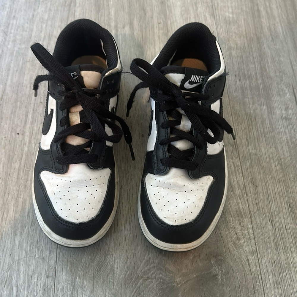 Nike Dunk Low Sneakers